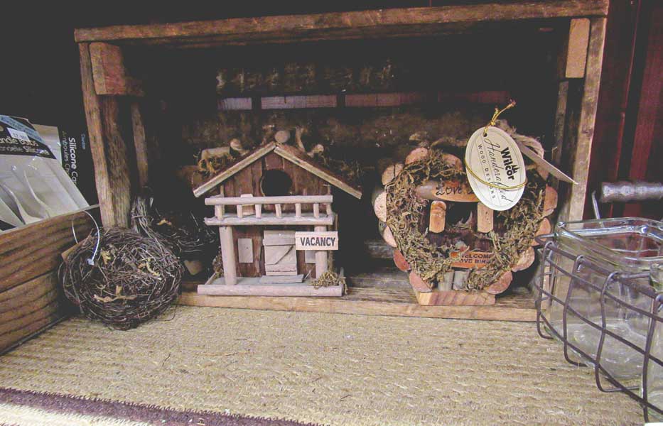 Random assortment of crafts and gifts slideshow