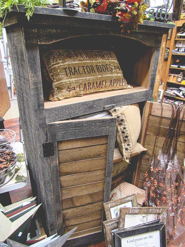 Random assortment of crafts and gifts slideshow